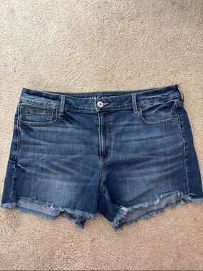 American Eagle Outfitters Blue tomboy MIDI Denim Frayed Hem Women's Shorts